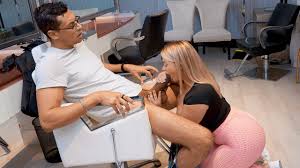 Lila Hayes is sucking black cock in the Barbershop - Porn Movies - 3Movs