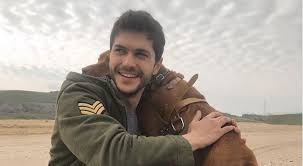 Elmaelma.com'un sizin için derlediği alperen duymaz biyografisinde genç oyuncu alperen duymaz'ın doğum tarihi, yaşı, kilosu ve boyunun yanı sıra alperen duymaz'ın. Alperen Duymaz Kimdir Nereli Boyu Yasi Dizileri Ailesi