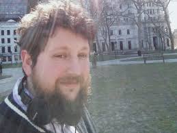 Ein Mann vertauschte seine E-Mail-Signatur mit der seiner Kollegin — die  Reaktion der Kunden ist entlarvend