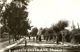 mersin hastane caddesi 1930 sagda gorunen yapi konsantin mavromati mezarligi ve icindeki kucuk kilise gunumuzde simdi yerinde kervan dugu fotograf dugun simsek