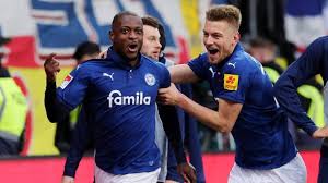 Der hsv steht im topspiel einmal mehr unter zugzwang. 2 Liga Hsv Patzt Gegen Holstein Kiel Erste Pleite Fur Union Berlin