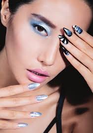 For more detailed information and a distributor near you, please visit  tweezermanprofessional.com or call 1.800.645.3340