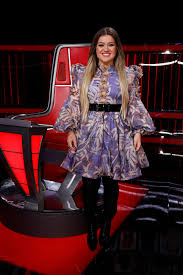 'the voice' 2021 coach blake shelton got caught in a lie while talking with kelly clarkson recently on her nbc talk show. Kelly Clarkson In Zimmermann On The Voice Finale Tom Lorenzo