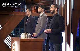 Legends, hosted by gordon ramsay, with legendary chefs emeril lagasse, roy choi, nancy silverton, paula deen & morimoto. Masterchef 5 Oikeio8elhs Apoxwrhsh H Triada Fwtia Espase Poios Epistrefei Alphafreepress Gr