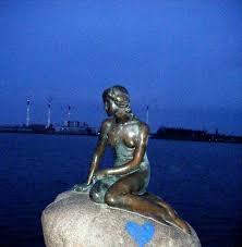 La sirenita de copenhague se ha convertido, indudablemente, en uno de los rincones del mundo la sirenita de copenhague fue realizada por el escultor edvard eriksen. La Sirenita De Copenhague Monumento Iconico De Dinamarca