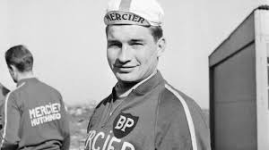 Raymond poulidor nació en mérignat, municipio en el centro de francia, el 15 de abril de 1936. Raymond Poulidor L Eternel Deuxieme Est Decede A L Age De 83 Ans