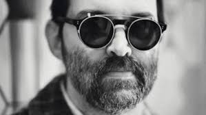 Mark Oliver Everett: “Mis tragedias no hay ser humano que las resista dos  veces”