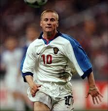 В ней команда выступит в ближайших матчах отборочного раунда чемпионата мира 2022 года. Vse Formy Sbornoj Rossii S 1992 Po 2014 Gody Chempionat