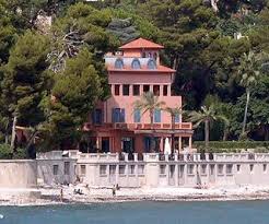 Location vue mer, dans la nature ou les pieds. This Is The Singer Bono S Villa In Eze Bord De Mer In The Cote D Azur Region In The South Of France Famous Houses Celebrity Houses French House