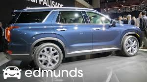Kedatangan suv terbesar hyundai sekaligus menggeser santa fe yang tadinya menjadi flagship. The 2020 Hyundai Palisade Looks Great But Is There A Catch First Look Edmunds Youtube