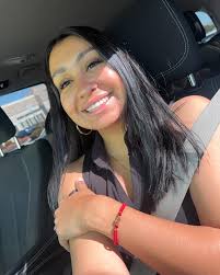 Sandy Escalante's Instagram, Twitter & Facebook