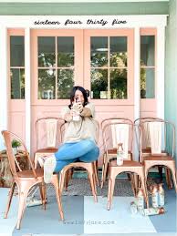 How To Spray Paint Metal Chairs Lolly Jane In 2020 Painted Metal Chairs Metal Chairs Metallic Spray Paint