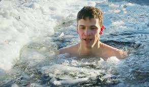 Some women are cleared to swim at six weeks, while others may have to wait a longer period. A Cold Water Swim Can Provide Incredible Pain Relief Earth Com