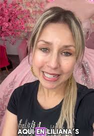 ¡Porque en una fiesta de 15 todas merecen brillar! ✨ Hoy te mostramos tres  looks encantadores: uno para la quinceañera 👑, otro para la mamá 💖… ¡y  uno más para la hermanita! 🎀 Estilos pensados para ...