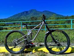 Cam mccaul's slope duro cross challenge. Homemade Dh Bike By Cleetis Circa 2011 Incredible Diy Mountain Bikes Mountain Biking Pictures Vital Mtb