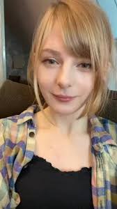 Ella Freya: Kecantikan yang Menawan