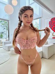 Lillie Lucas - Fleshbot