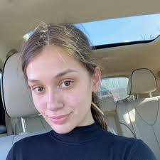 Ashley Reuer's Instagram, Twitter & Facebook