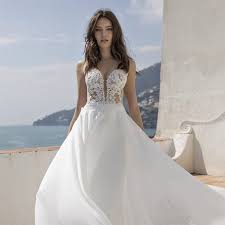 Wir geben wir unser bestmögliche, so dass sie mit ihrem kleid ein traumhaften abend verbringen. Balayi Magazasi Hochzeitsmode Berlinhochzeit De Die Hochzeitsseiten Fur Berlin Brandenburg