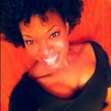 Elisa Hunter's Instagram, Twitter & Facebook