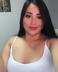 Está enamorada de tí. Hola , de dónde eres? 😍♥️