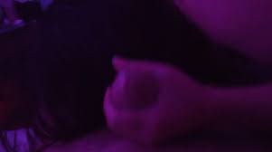 قحبة سعودية بالرياض تمص الزب وهايجة عليه