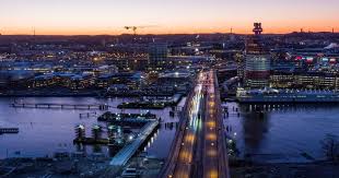 Hisingsbron är en lyftbro med en 440 meter lång sektion. Hisingsbron Hallbarhet Skanska Se