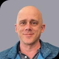 Kellie Poe's Instagram, Twitter & Facebook