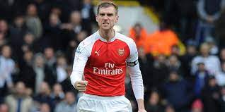 Per mertesacker has made two new appointments to his academy coaching staff at arsenal. Dikerjai Fans Arsenal Mertesacker Pasang Muka Masam Bola Net