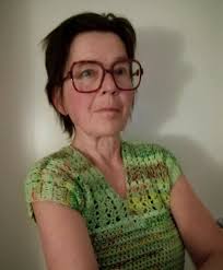 Same colour, only it's green this time.🙂 Seriously, the Hawthorne Tee  pattern turned out addictive. Great fit, great drape and easy to memorize.  This time I used light green cotton yarn type