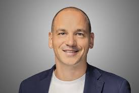 Robert Feil's Instagram, Twitter & Facebook