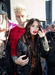Jul 08, 2021 · what is megan fox's age compared to machine gun kelly? Get The Story Behind Megan Fox S Bizarre Gift For Machine Gun Kelly Film Daily