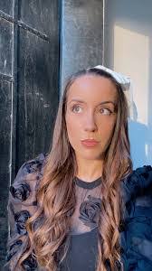 Ely Lee's Instagram, Twitter & Facebook