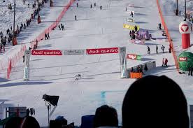 Soovite osta lennupiletit linnast st. Die Ruckkehr Des Skiweltcups Nach St Anton Ski Weltcup 2020 21 Aktuelle Nachrichten Und Informationen Zur Skiweltcup Wm Saison 2020 21