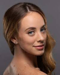 Lydia Hopper's Instagram, Twitter & Facebook