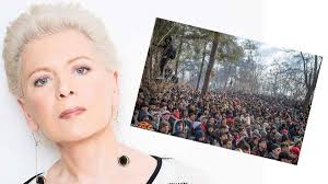 Τα δύσκολα παιδικά χρόνια, η κατάθλιψη και η λατρεία στον γιο της! Elena Akrita H Apanthsh Ths Ston Katoiko Toy Ebroy Fnews Fnews