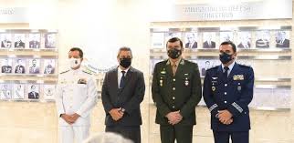 Bolsonaro participa de desfile com tanques de guerra em frente ao. 11d7hpc4cz5tdm