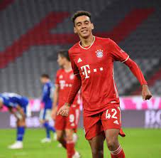 Despite being only 18, bayern munich's jamal musiala has earned a spot as the youngest player in joachim löw's germany squad for uefa euro 2020. Jamal Musiala Deutschland England Bayerns Talent Kann Noch Auswahlen Welt