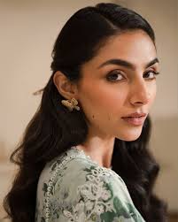 Nhan sắc xinh đẹp của nữ thạc sĩ đăng quang hoa hậu