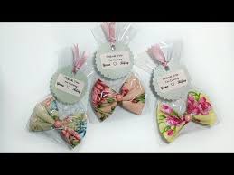 Membuat Souvenir Pernikahan Sendiri Souvenir Bros Kain Youtube Souvenirs De Mariage Souvenir Bros