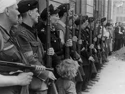 Prezentujemy zdjęcia archiwalne i kalendarium wydarzeń. Wybrac Ksztalt Katastrofy Powstanie Warszawskie Proba Bilansu Wiez