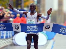 Svetovni rekorder v maratonu je kenijec eliud kipchoge, ki je 16. Marathon Weltrekord Die Schnellsten Marathonlaufer Aller Zeiten