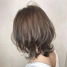 ウルフカット ネオウルフ 大人ハイライト さんはinstagramを利用しています ネオウルフ のインスタ見てくれて御来店のお客様 動画ver 最近は脱aラインのレイヤーの入っ shot hair styles medium hair styles hair dyed underneath