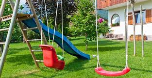 Hai un giardino e desideri illuminarlo con un effetto estetico di design? Giardino Per Bambini Quali Giochi Inserire Arreda Il Giardino