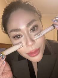 DIfference between Nars radiant creamy concealer and Kosas concealer