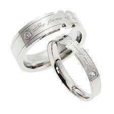 Dont Know What To Give Out To Ur Partner Why Not Couple Rings Titanium Stainless Ste Unusual Wedding Rings Promise Rings For Couples Wedding Rings For Women