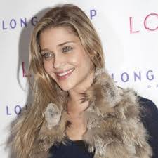 Beatriz Barros's Instagram, Twitter & Facebook