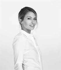 Corporate Portrait Tips How To Shoot The Perfect Headshot In 2020 Business Portrait Photography Headshots Women Corporate Portrait