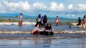 Tak hanya itu saja, pantai ini juga sangat cocok untuk. Family Trip Pantai Pasir Putih Sirih Nurul Itqi