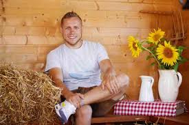 Die bauern entscheiden sich aus eingesendeten bewerbungen für zwei frauen bzw. Bauer Sucht Frau Rtl Welche Paare Aus Der Tv Show Noch Zusammen Sind Film Tv Serien